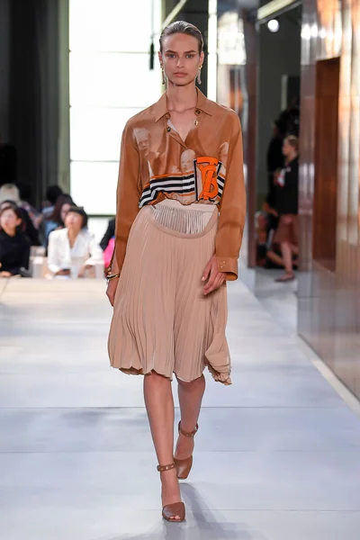 Look 24